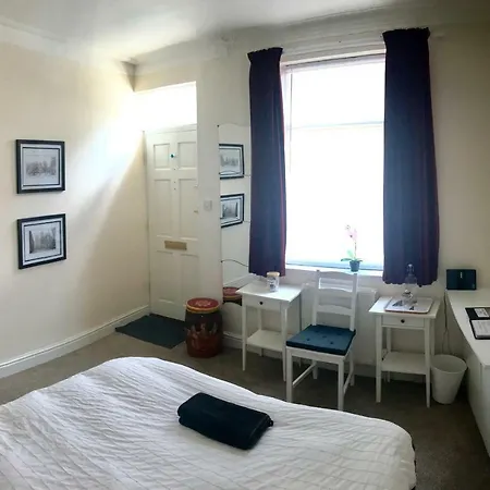 בית נופש 3 Bed House, Central York, 10 Mins From Station *