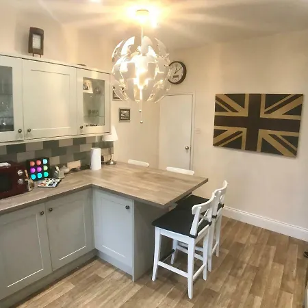בית נופש 3 Bed House, Central York, 10 Mins From Station *